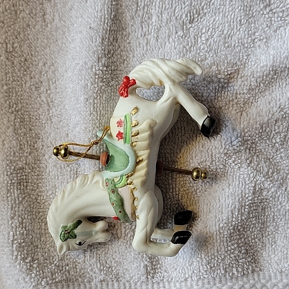 Carosel horse ornaments - Picture 2 of 10